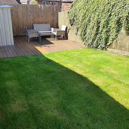 J'S House Villa Nottingham Exterior photo