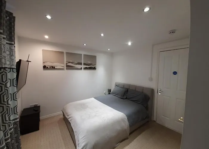 J\'S House