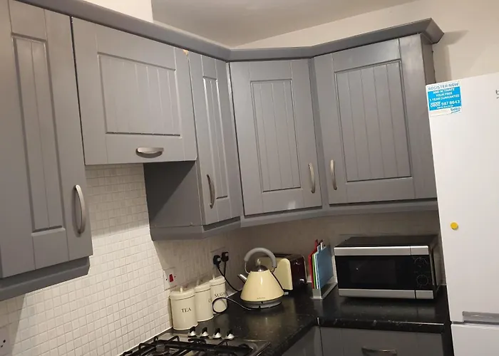 J\'S House